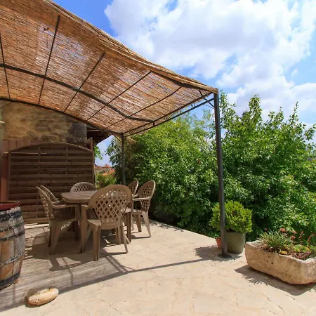 Authentic, Quiet With Green Garden Near Bar-le-duc בית נופש
